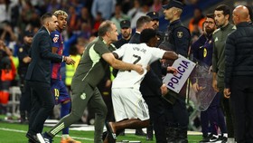 Vinicius Murka, Mau Ribut Lawan Yamal dan Maki Pelatih Sendiri