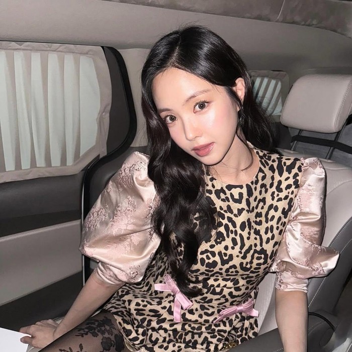 News1 melaporkan Son Na Eun akan bergabung dalam drama Korea baru SBS, Manager Kim. Agensi J,WIDE COMPANY pun memberikan pernyataan bahwa artisnya masih dalam tahap mempertimbangkan tawaran proyek tersebut secara positif.