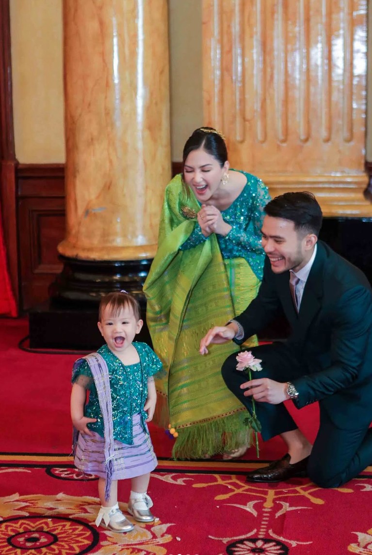 Syukuran pembaptisan Kyarra Syukuran pembaptisan Kyarra