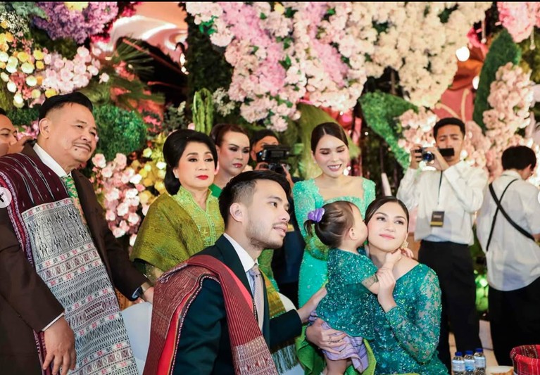 Syukuran pembaptisan Kyarra Syukuran pembaptisan Kyarra