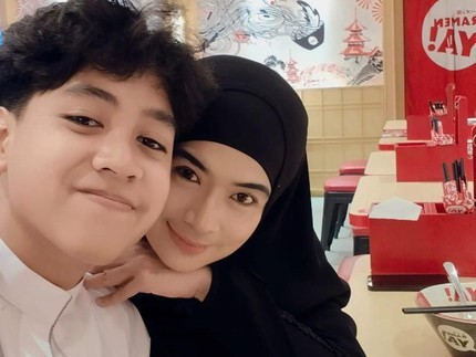 Ungkapan Hati Yulia Rachman untuk Sang Putra Semata Wayang yang Ultah ke-16