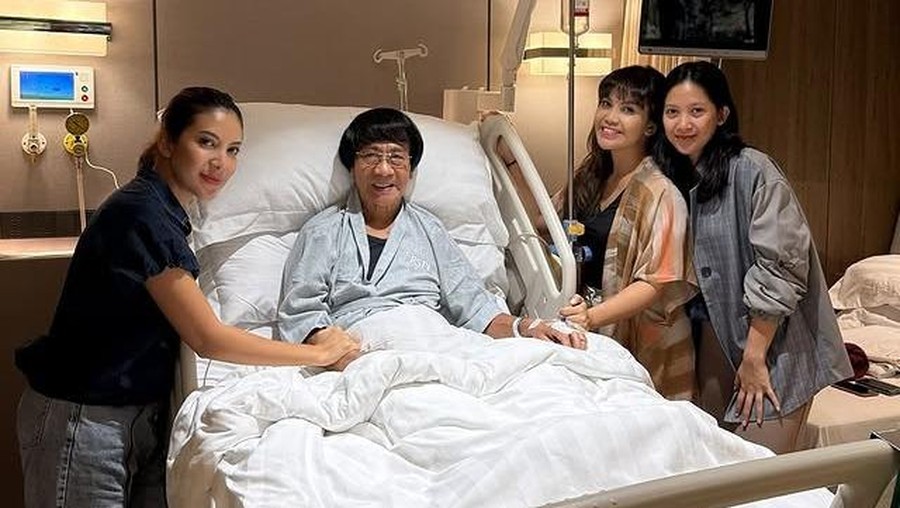 5 Potret Kak Seto Alami Stroke Ringan & Dirawat di RS 5 Potret Kak Seto Alami Stroke Ringan & Dirawat di RS