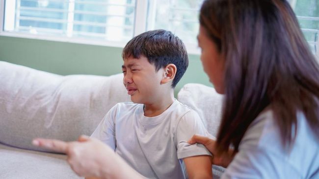 7 Kesalahan Orang Tua yang Bisa Melemahkan Mental Anak Tanpa Disadari, Jangan Anggap Remeh!