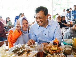 Momen Ahmad Luthfi Makan Soto Bareng Kelompok Difabel Semarang Momen Ahmad Luthfi Makan Soto Bareng Kelompok Difabel Semarang