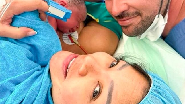 Aline Adita Melahirkan Anak Pertama setelah 12 Tahun Menanti Momongan