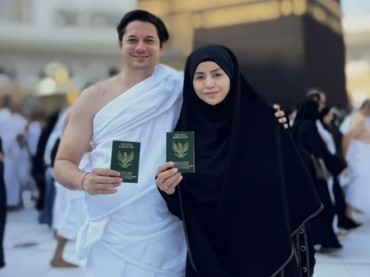 img-title Andrew Andika dan Violentina Kaif Umumkan Pernikahan dan Umrah ke Tanah Suci