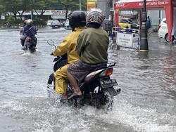 Kawasan Kota Lama Semarang Banjir, Terparah di Terowongan USM Kawasan Kota Lama Semarang Banjir, Terparah di Terowongan USM