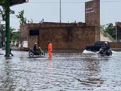 Kawasan Kota Lama Semarang Tergenang Banjir Kawasan Kota Lama Semarang Tergenang Banjir