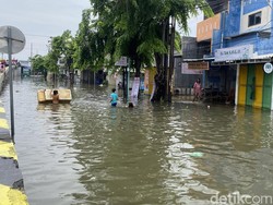 Sepekan Banjir Semarang, Ribuan Rumah Sekitar Kaligawe Masih Terendam Sepekan Banjir Semarang, Ribuan Rumah Sekitar Kaligawe Masih Terendam