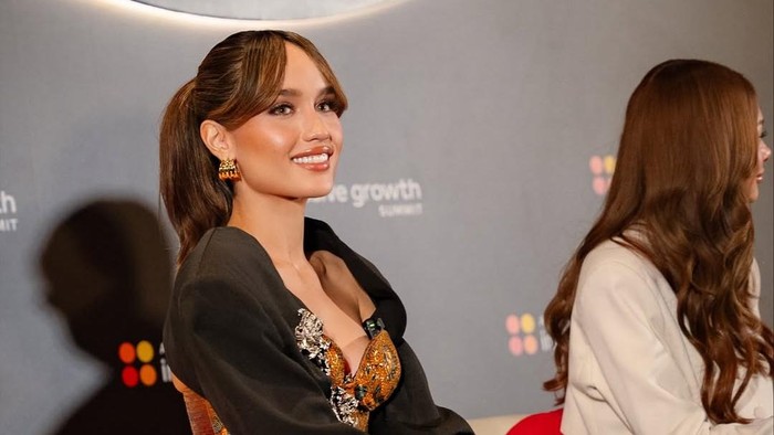 Cinta Laura Jadi Pembicara di ASEAN Inclusive Growth Summit: Perpaduan Kecerdasan dan Gaya Elegan