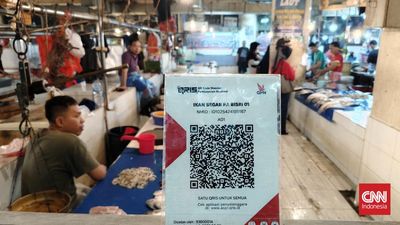 Pemerintah Provinsi DKI Jakarta memastikan seluruh pasar tradisional di Ibu Kota akan beralih ke sistem pembayaran digital menggunakan QRIS mulai tahun depan. Langkah ini menjadi bagian dari upaya men