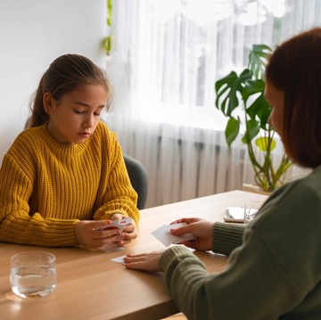 5 Kalimat Orang Tua yang Tanpa Sadar Bikin Anak Tumbuh Jadi People Pleaser