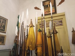 Mengintip Koleksi Tombak di Keraton Kacirebonan Cirebon