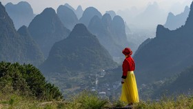 FOTO: Lebih dari 70.000 Puncak Karst Menjulang ke Langit Yangshuo