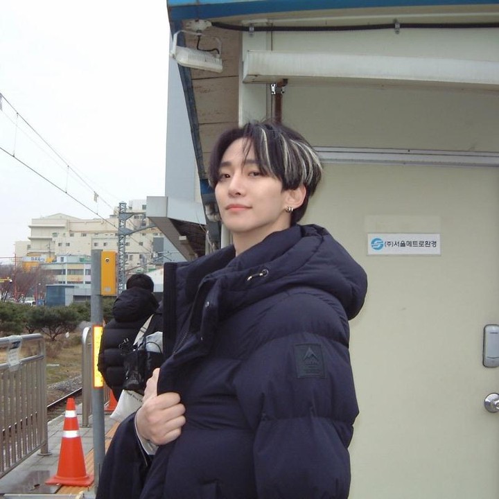 <p>Bunda pencinta drama Korea pastinya sudah tidak asing lagi dengan aktor tampan yang satu ini, bukan? Lee Junho belakangan ini kembali mencuri perhatian penggemar lewat drama terbarunya <em>Typhoon Family.</em> (Foto: Instagram@le2jh)</p>