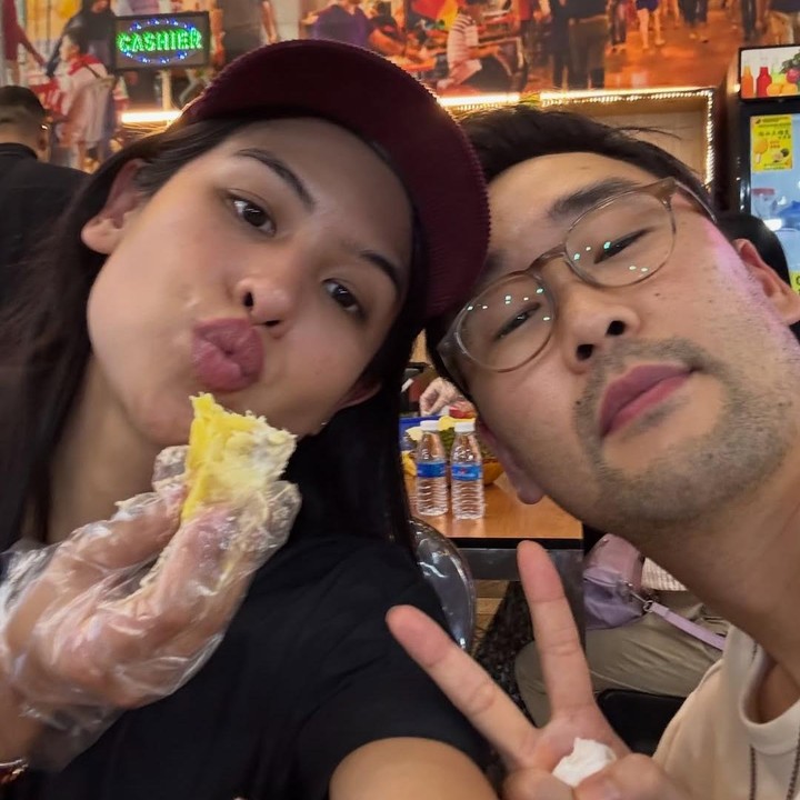 <p>Pasangan artis ini tampaknya menikmati setiap sudut Kuala Lumpur, Bunda. &ldquo;Perjalanan akhir pekan ke Kuala Lumpur untuk sedikit bekerja dan sedikit bersenang-senang,&rdquo; dikutip dari lnstagram <em>@jessechoi_,</em> Selasa (28/10/2025).&nbsp;(Foto: Instagram @jessechoi_)</p>