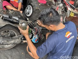 Banyak Motor Brebet, Ini Cara Bengkel Surabaya Bikin Normal Lagi Banyak Motor Brebet, Ini Cara Bengkel Surabaya Bikin Normal Lagi