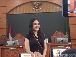 Divonis 4 Tahun Bui, Nikita Mirzani Lega Tak Terbukti TPPU Divonis 4 Tahun Bui, Nikita Mirzani Lega Tak Terbukti TPPU