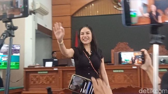 Terkendala Administrasi, Nikita Mirzani Absen Sidang Perdata Rp 244 M ke Reza Gladys