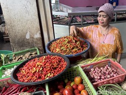Jelang Musim Hujan, Harga Cabai dan Tomat di Surabaya Meroket Jelang Musim Hujan, Harga Cabai dan Tomat di Surabaya Meroket