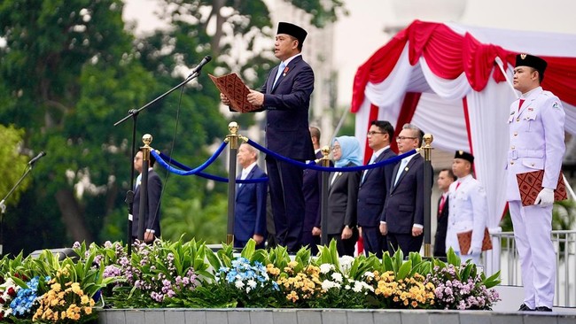 Dirut Pertamina Serukan Pemuda Penentu Arah Energi Masa Depan Pertamina memperingati Hari Sumpah Pemuda ke-97 dengan semangat kontribusi global, dorong generasi muda jadi pionir perubahan energi.
