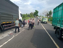 Tabrak Tronton di Bahu Jalan Denpasar-Gilimanuk, PNS Asal Tabanan Tewas Tabrak Tronton di Bahu Jalan Denpasar-Gilimanuk, PNS Asal Tabanan Tewas