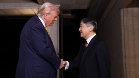 Momen Trump Disambut Megah saat Temu Kaisar Jepang Naruhito