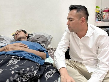 img-title Raffi Ahmad Jenguk Fahmi Bo, Ungkap Rencana Buka Warung