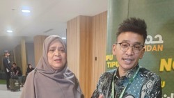 Kembali Berangkat Umrah, Ruben Onsu Turut Ajak Adik Mendiang Ibunda