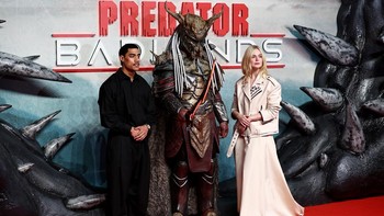 FOTO: Yautja Singgah di London Jelang Predator: Badlands Dimulai