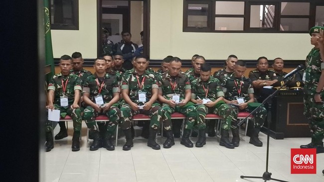17 Anggota TNI Penganiaya Prada Lucky Terancam 9 Tahun Penjara Sebanyak 17 anggota TNI AD yang menjadi terdakwa dalam kasus penganiayaan hingga menewaskan Prada Lucky Saputra Namo terancam hukuman 9 tahun penjara.
