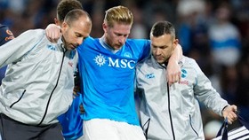 Momen De Bruyne Sial, Cedera usai Tendang Penalti