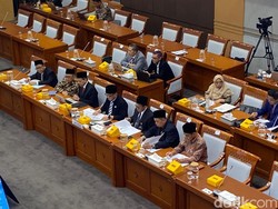 Di DPR, Dahnil Jelaskan Masa Tunggu Haji Kini Dipukul Rata 26 Tahun Di DPR, Dahnil Jelaskan Masa Tunggu Haji Kini Dipukul Rata 26 Tahun