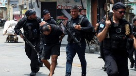 Siapa Red Command, Geng Narkoba yang 'Dibantai' Brutal Brasil?