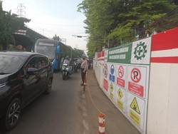 Ada Proyek Galian, Lalin di Halim Arah Kebon Nanas Jaktim Macet Ada Proyek Galian, Lalin di Halim Arah Kebon Nanas Jaktim Macet