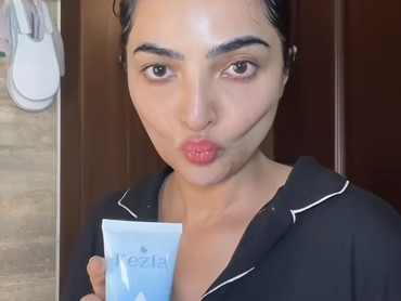 img-title Ashanty Tampil Tanpa Makeup! Ungkap Rutinitas Skincare yang Super Detail