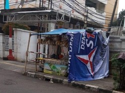 Jalur Tunanetra di Grogol Diserobot Warung, Pemprov Bakal Tertibkan Jalur Tunanetra di Grogol Diserobot Warung, Pemprov Bakal Tertibkan