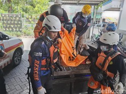 Bocah 5 Tahun di Jombang Hilang Saat Ibunya Mandi Ditemukan Tak Bernyawa Bocah 5 Tahun di Jombang Hilang Saat Ibunya Mandi Ditemukan Tak Bernyawa