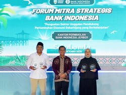 Saat Bupati Banyuwangi dan Situbondo Saling Puji di Ajang BI Jember Awards Saat Bupati Banyuwangi dan Situbondo Saling Puji di Ajang BI Jember Awards