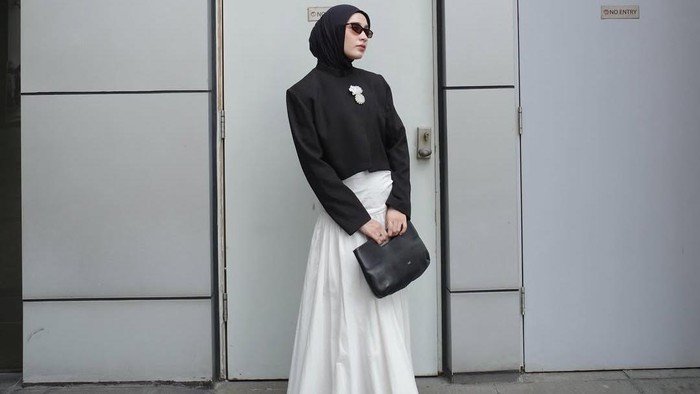 Get The Look: Inspirasi Outfit Kondangan ala Dwi Handayani