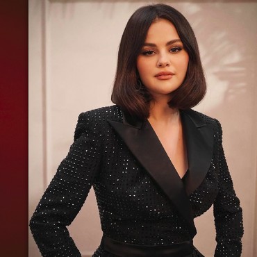 Grimes Bela Selena Gomez yang Jadi Korban Bully di Media Sosial