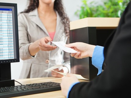 Kisah Pegawai Bank 23 Tahun yang Akhirnya Boleh WFH Tiap Hari Berkat Keputusan Pengadilan