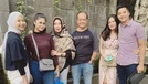 Kedekatan Angbeen Rishi dan Ibu Mertua Kedekatan Angbeen Rishi dan Ibu Mertua