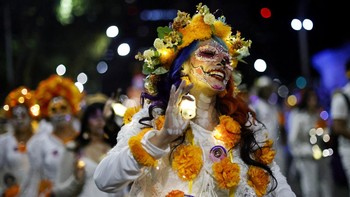 FOTO: Melawan Popularitas Halloween Lewat Parade Catrina di Meksiko
