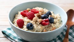 Rajin Konsumsi Oatmeal Ternyata Bisa Turunkan Kadar Kolesterol