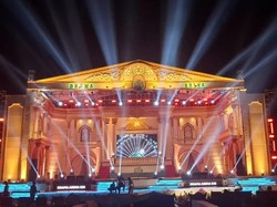 Kemeriahan Hari Santri, Panggung Hiburan Ditonton Ribuan Orang Kemeriahan Hari Santri, Panggung Hiburan Ditonton Ribuan Orang