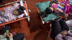 FOTO: Terjadi Lagi, Ratusan Siswa Keracunan MBG di Lembang