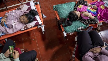 FOTO: Terjadi Lagi, Ratusan Siswa Keracunan MBG di Lembang