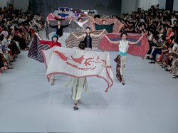 Bahasa Kain, Persembahan Spesial Obin saat Hari Sumpah Pemuda di JFW 2026 Bahasa Kain, Persembahan Spesial Obin saat Hari Sumpah Pemuda di JFW 2026