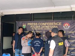 Detik-detik Pria di Jaktim Aniaya Rekan hingga Tewas gegara Sabu Detik-detik Pria di Jaktim Aniaya Rekan hingga Tewas gegara Sabu